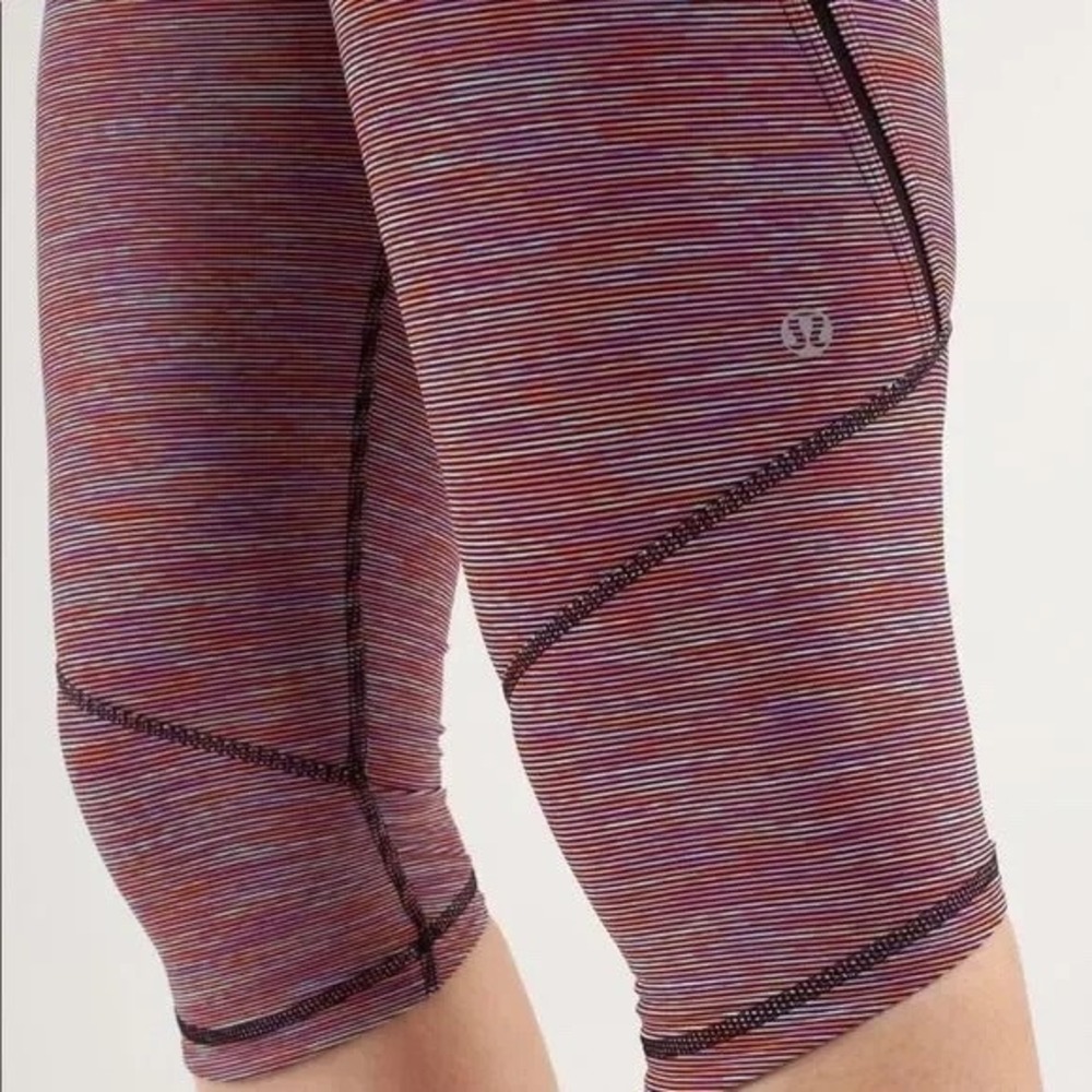 Lululemon‎ Wonder Under Crop Size 6 Multicolor Striped Capri Yoga Pants Women